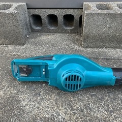 マキタ　充電式ブロア　36v ジャンクの画像