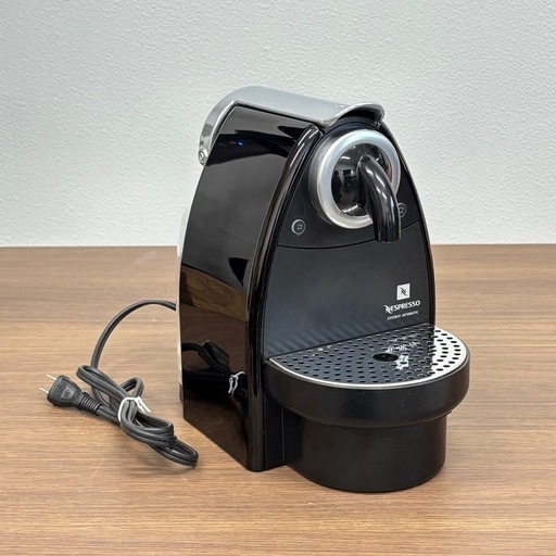ネスプレッソ・コーヒーメーカー C100