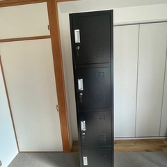 [無料]鍵付きスチールロッカー