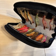 エギと収納バッグの画像