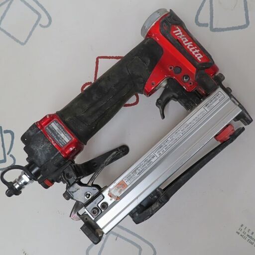 ♪makita/マキタ AT425HE 高圧エアタッカ ステープル 釘打機♪