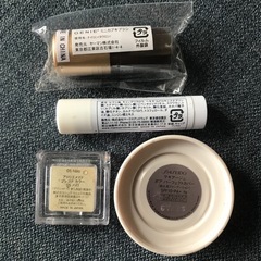MARKS&WEB　シュウウエムラ、マキアージュ、YA-MANミニカブキブラシなど、メイク　４点セットの画像