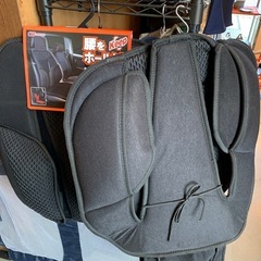 車のシートクッション　２枚セットの画像