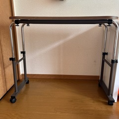 サイドテーブル