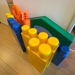 【知育に最適】　でかLEGO  ピープル　全身でブロック　入って遊べるセットの画像