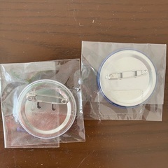 【新品未使用】豊洲缶バッチ2つの画像