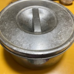 蓋付き入れ物