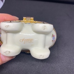海外の乳母車形の小物入れの画像