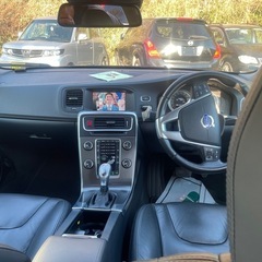 ボルボ　V60 T4 ナビ、ETC、革シート、テレビ、シートヒーター　78,000キロの画像