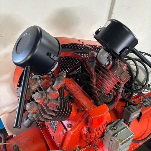 富士コンプレッサー／W-35／3相200V／5馬力／オイル交換済み