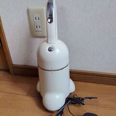 ハンドクリーナー　充電式　掃除機
