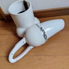 ハンドクリーナー　充電式　掃除機の画像