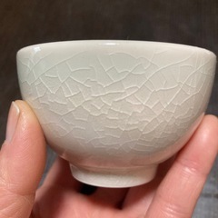 【新品未使用】小ぶりの湯呑み10客　貫入　クリーム色〜薄グリーン　箱無しの画像