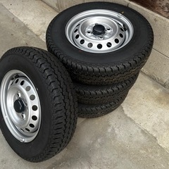 ハイゼットトラック新車外しのタイヤとホイール