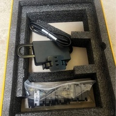 xtrons 13.3インチディスプレイ 車載用品の画像