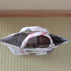 ハンドメイド　新聞紙のミニバック　2枚の画像