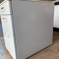 事務用引き出しキャビネットの画像