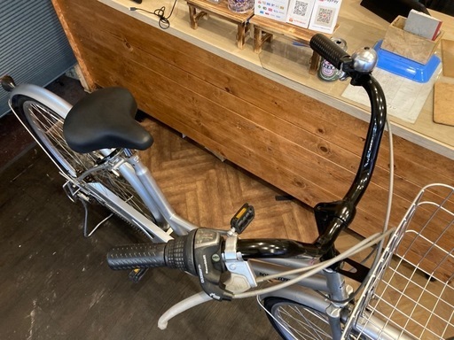 【前後タイヤ・後輪チューブ新品！】 LEDオートライト　6段変速　27インチ自転車　シルバー