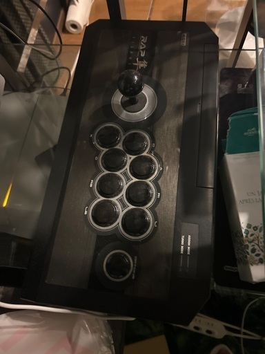 ps4pro難あり(cuh7100b)とps4(型分かりません)と純正コントローラー１つ