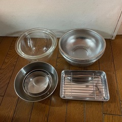 【お譲り先決定】耐熱ガラスボウル、ステンレスボウル、ざる、バット...