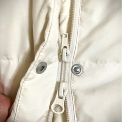 ダウンジャケット★ホワイト★ダウン80％フェザー20％の画像