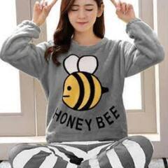 HoneyBeeプリントパジャマ　Mサイズ　160cm/84cm　未使用　数量限定　あたたかい　ベルベットのルームウェア　かわいい　ウィンター　ツーピースの画像