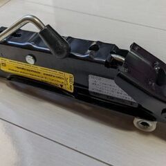 アウディTT 純正車載ジャッキの画像