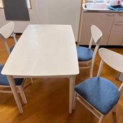 4人掛け食卓テーブル
の画像