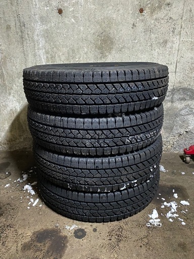 【新品】スタッドレスタイヤ　165R14 BS VL1 プロボックス　ADバンなど