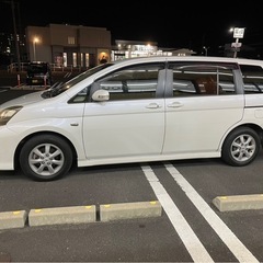 トヨタアイシスの画像