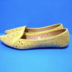 【efty.】ポインテッドトゥ カットワーク フラットパンプス 23.5cmの画像
