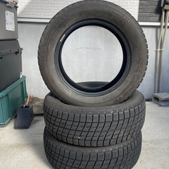 205/60R16 スタッドレスタイヤ 
