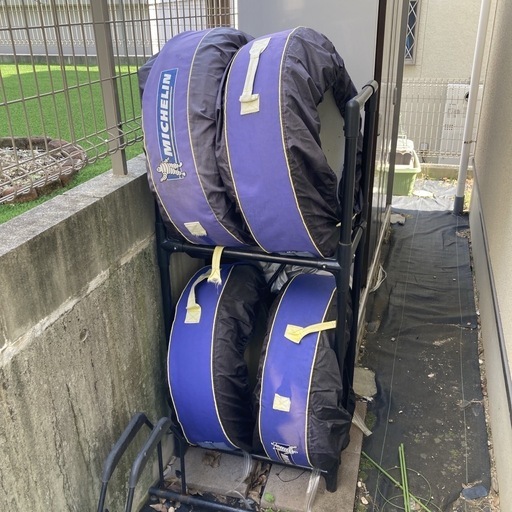 プリウス用スタッドレスタイヤ、ラック、カバー　フルセット