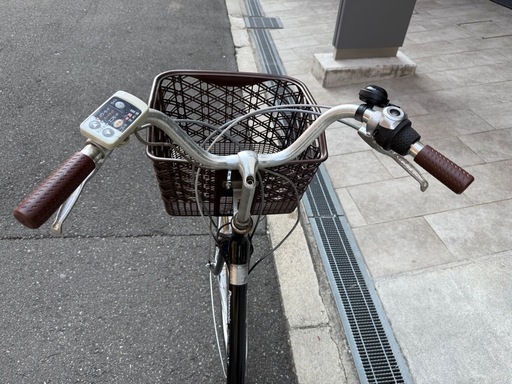 大阪府　パナソニック 電動アシスト自転車 シルバー 大阪府 パナソニック 電動アシスト自転車 シルバー バッテリー8.9ah