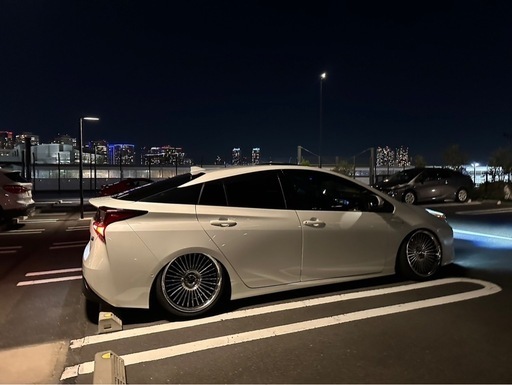 プリウス　50 aグレード