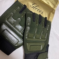 新品未使用　スポーツギア　フィンガーレスグローブの画像