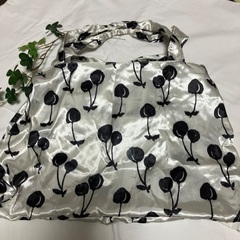 ジルスチュアート　チェリー柄ナイロンバッグの画像