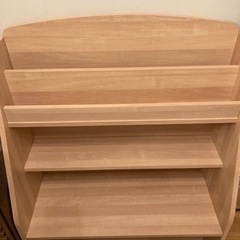 ワールドワイドキッズ　教材収納棚