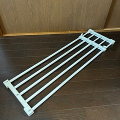 棚タイプの突っ張り棒