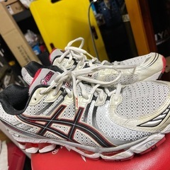 アシックスランニングシューズ　