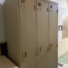 【受け渡し決定済】スチールロッカー