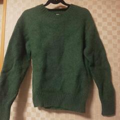 ユニクロ モスグリーンニット