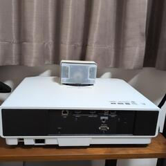 4Kホームプロジェクター　EPSON EH-LS500Wの画像