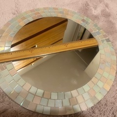 円形の鏡　の画像