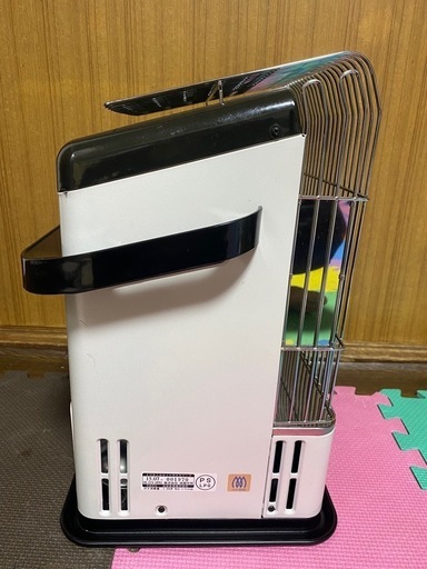 イワタニ　カセットガスストーブ　CB-STV-HPR2 ホワイト イワタニ カセットガスストーブ CB-STV-HPR2