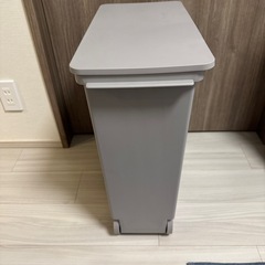 【美品】ACTUS ダストボックス（開閉ペダル付き【約1/10の値段の画像