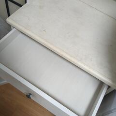 一人暮らし用食器棚の画像