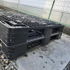 樹脂パレット　プラスチックパレット　1100×1100 　梱包　床材　運搬　リフト　引っ越し　DIY　の画像