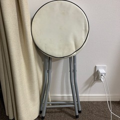 （お話し中
）折りたたみ椅子