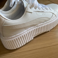 PUMA スニーカーの画像